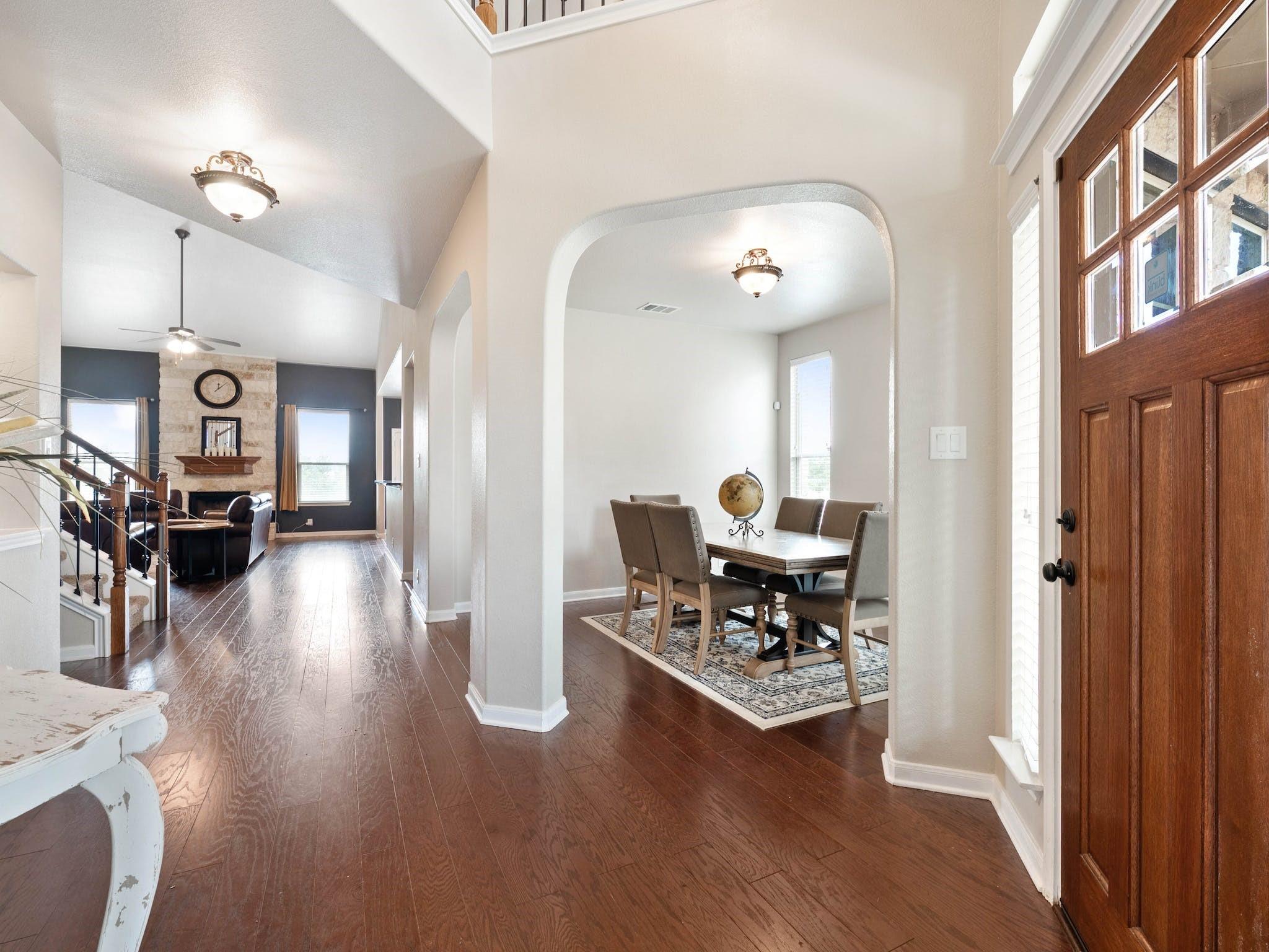 17903 Linkhill Dr, Dripping Springs, TX 78620