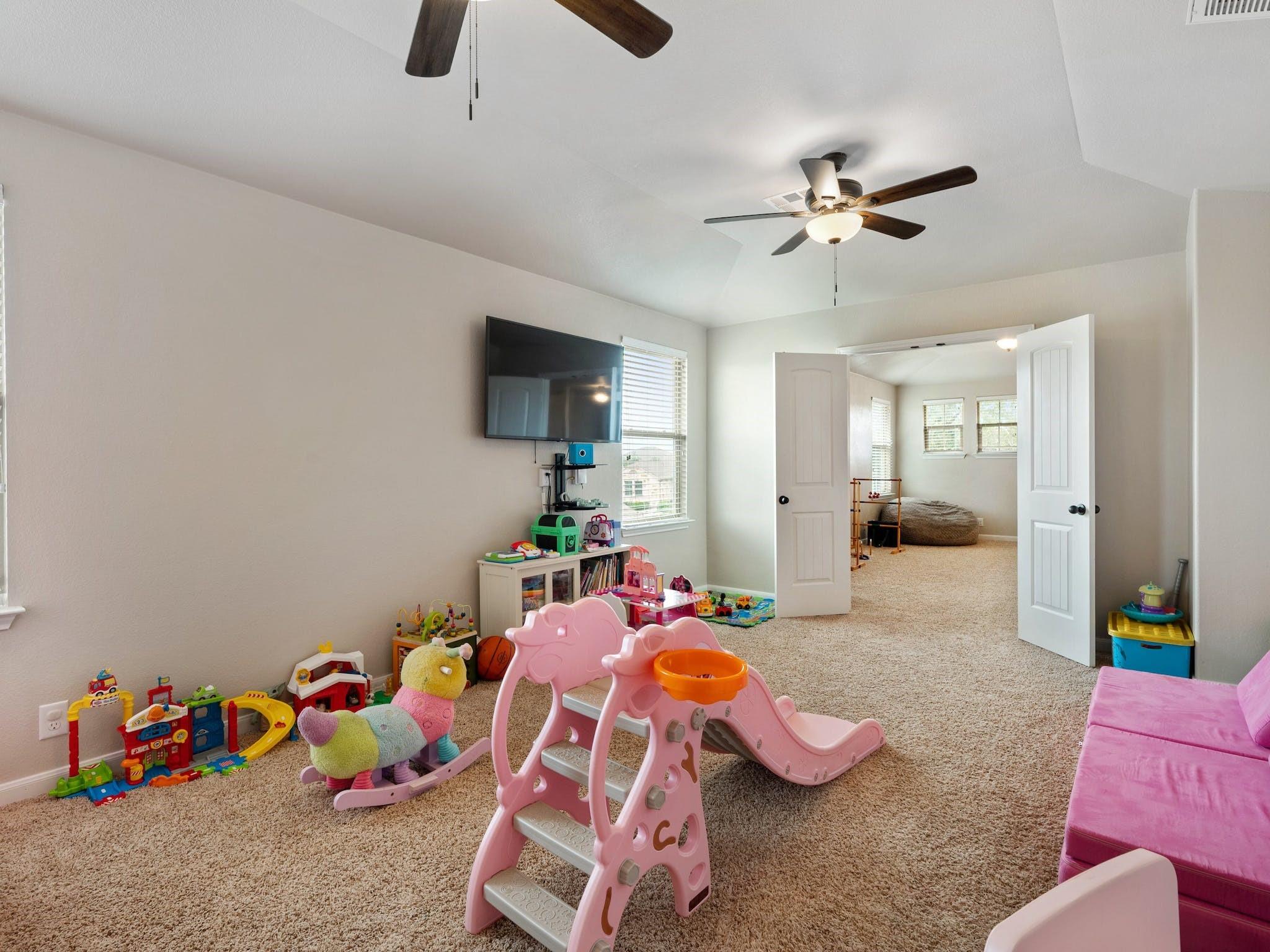 17903 Linkhill Dr, Dripping Springs, TX 78620