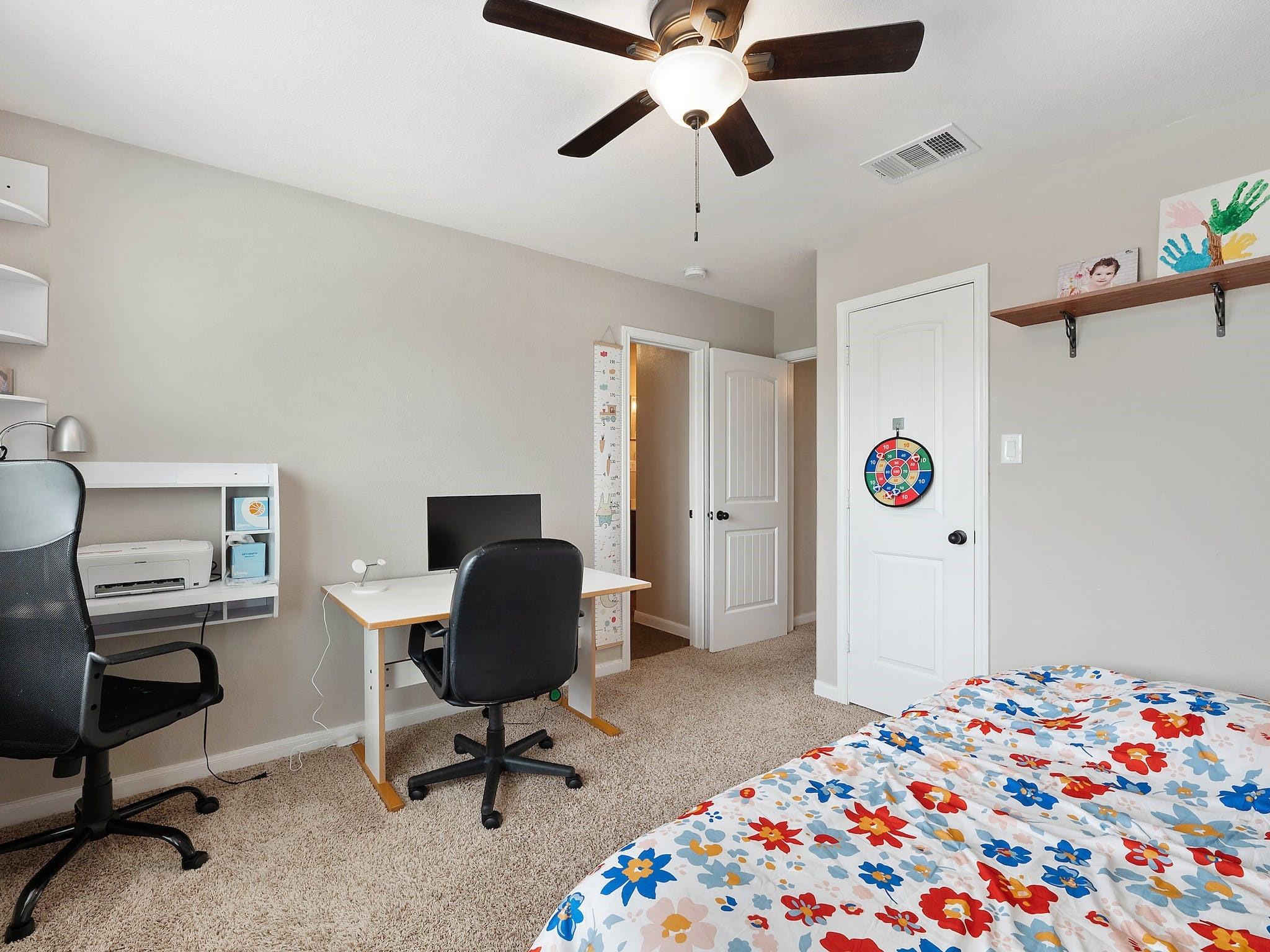 17903 Linkhill Dr, Dripping Springs, TX 78620