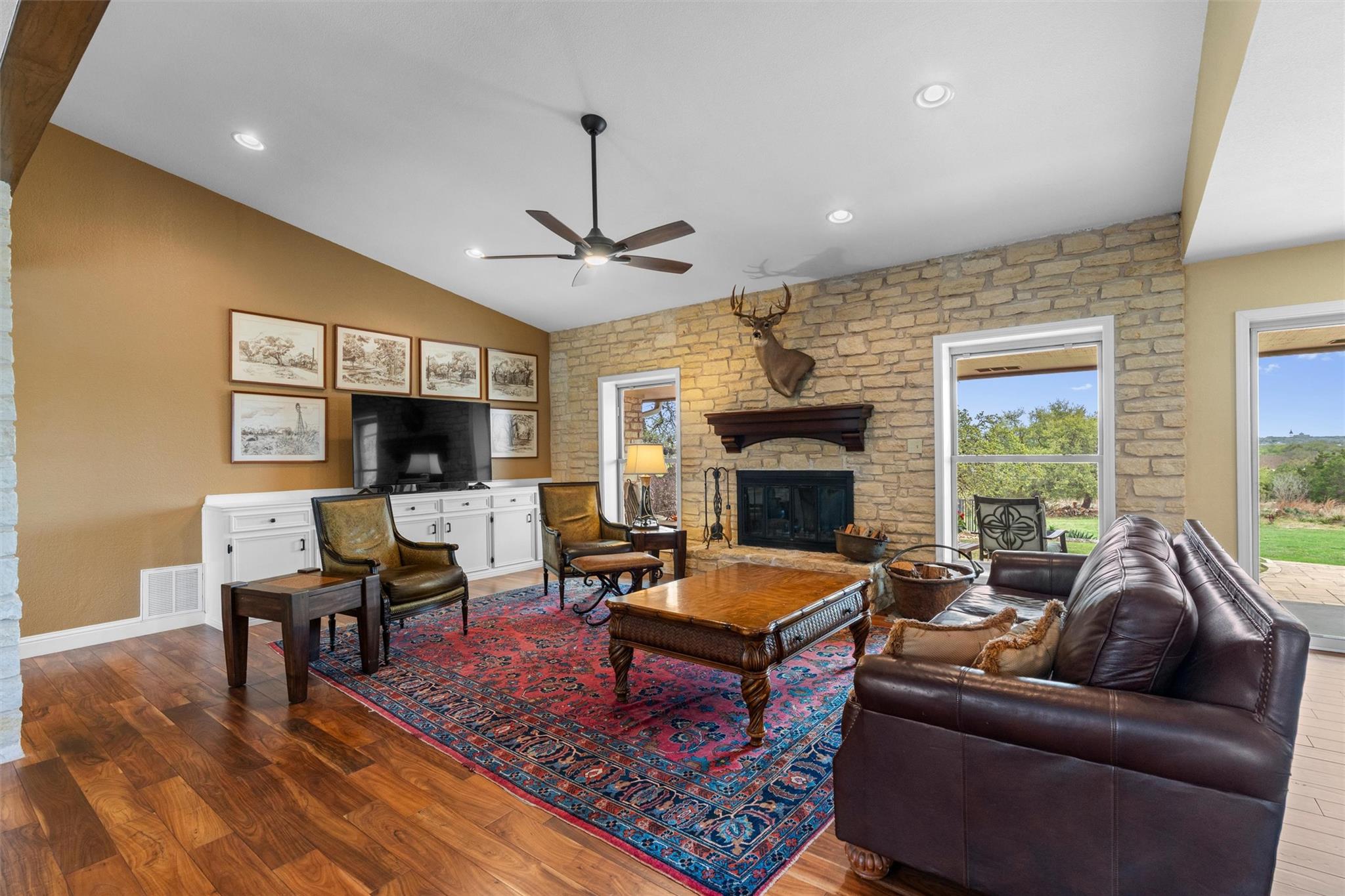 404 Skyline Rd, Georgetown, TX 78628