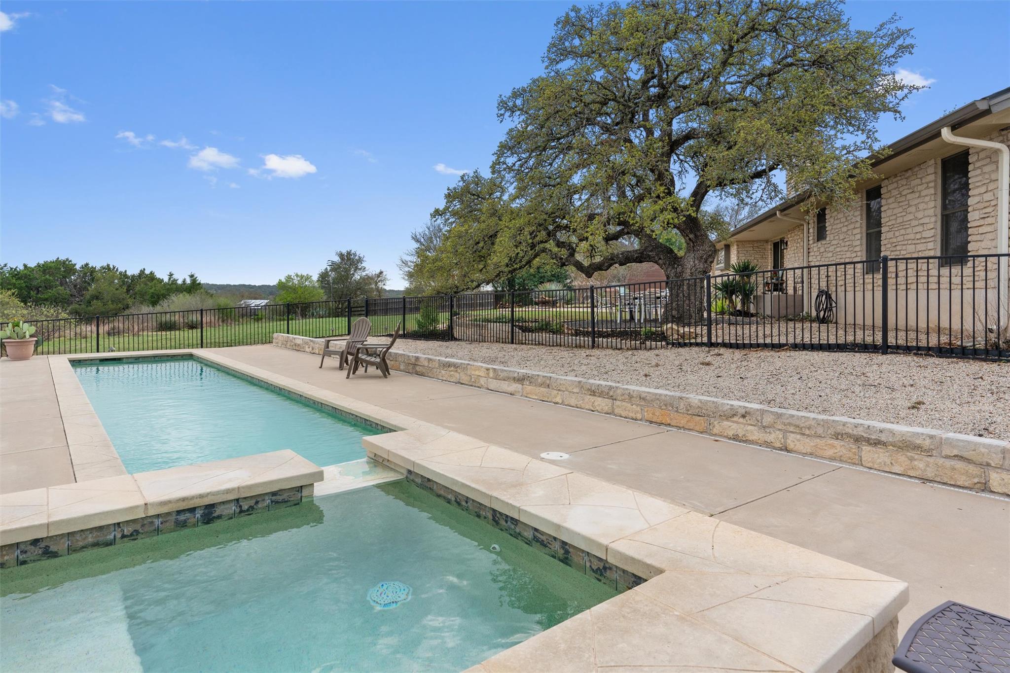 404 Skyline Rd, Georgetown, TX 78628