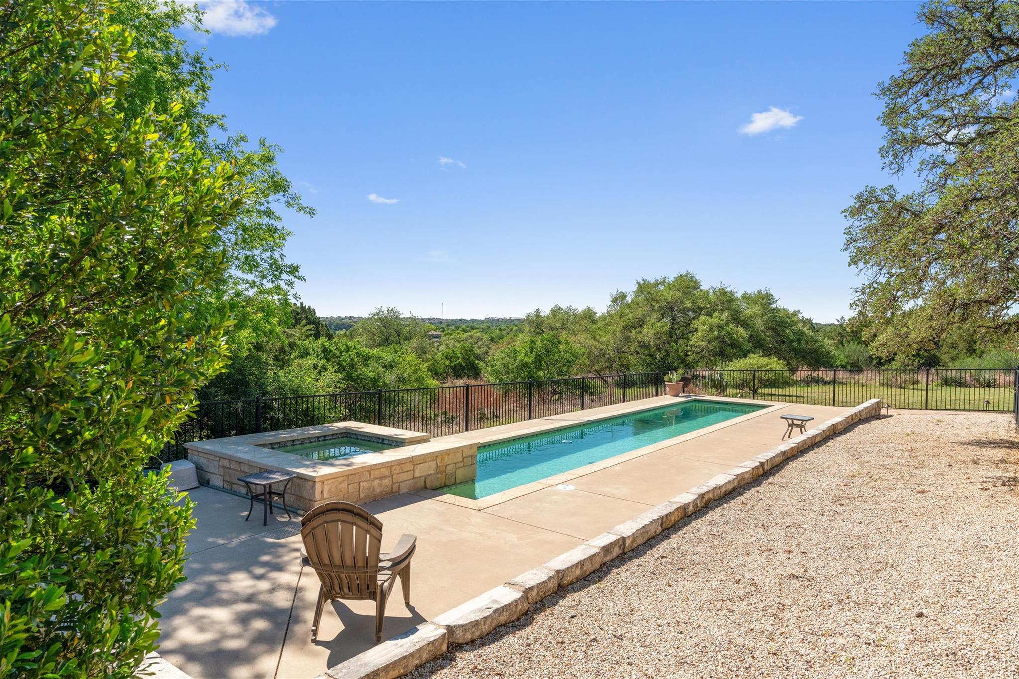 404 Skyline Rd, Georgetown, TX 78628