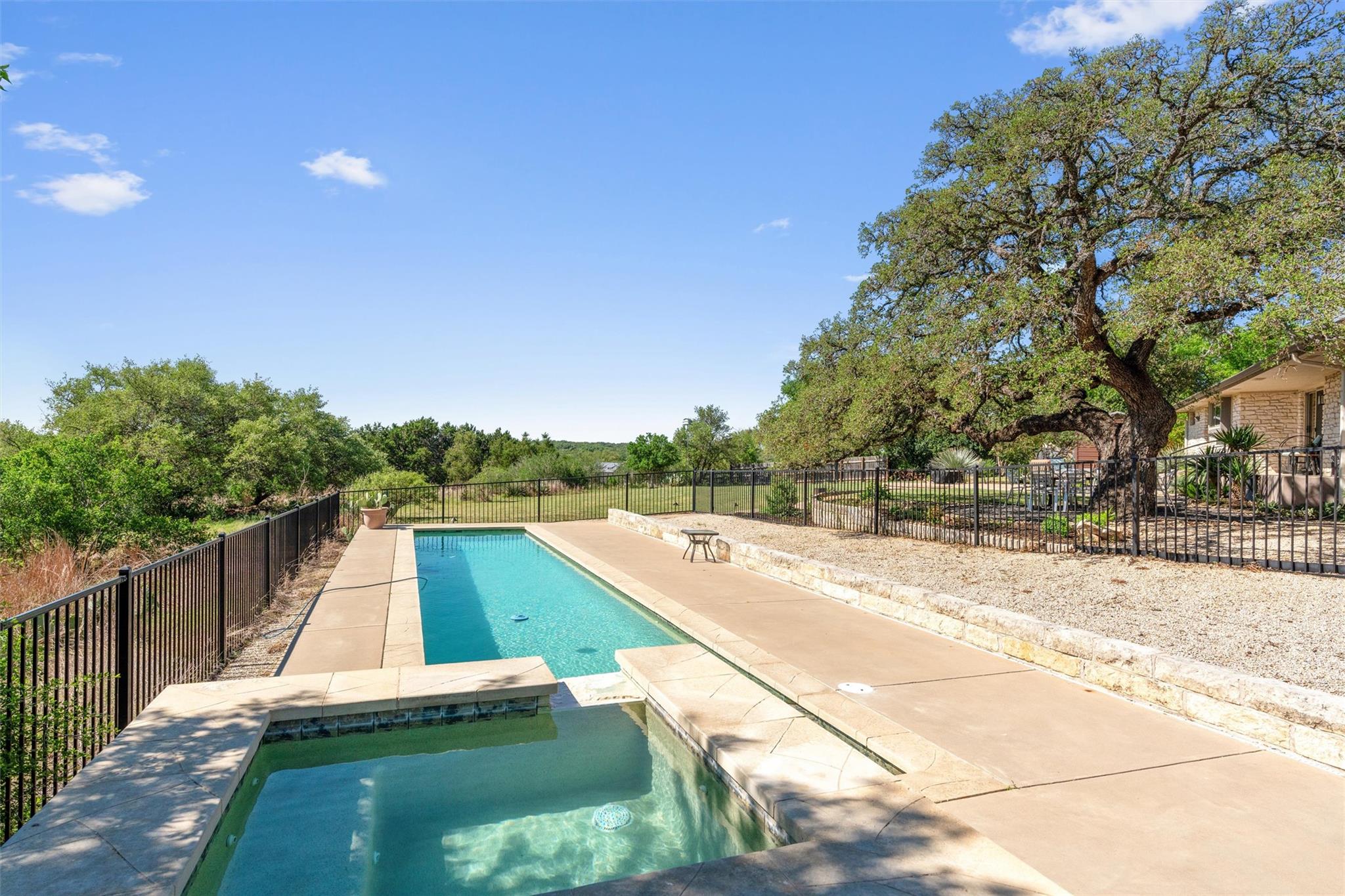 404 Skyline Rd, Georgetown, TX 78628
