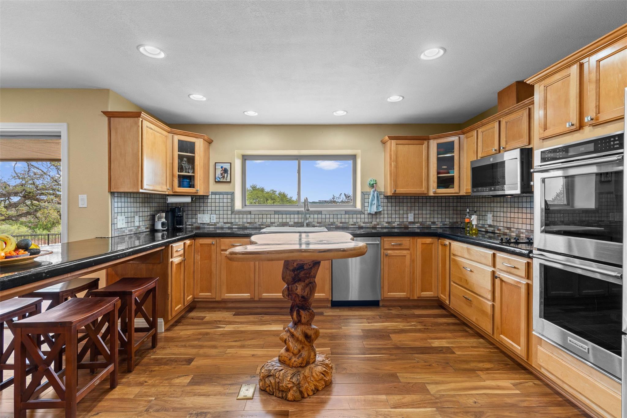 404 Skyline Rd, Georgetown, TX 78628