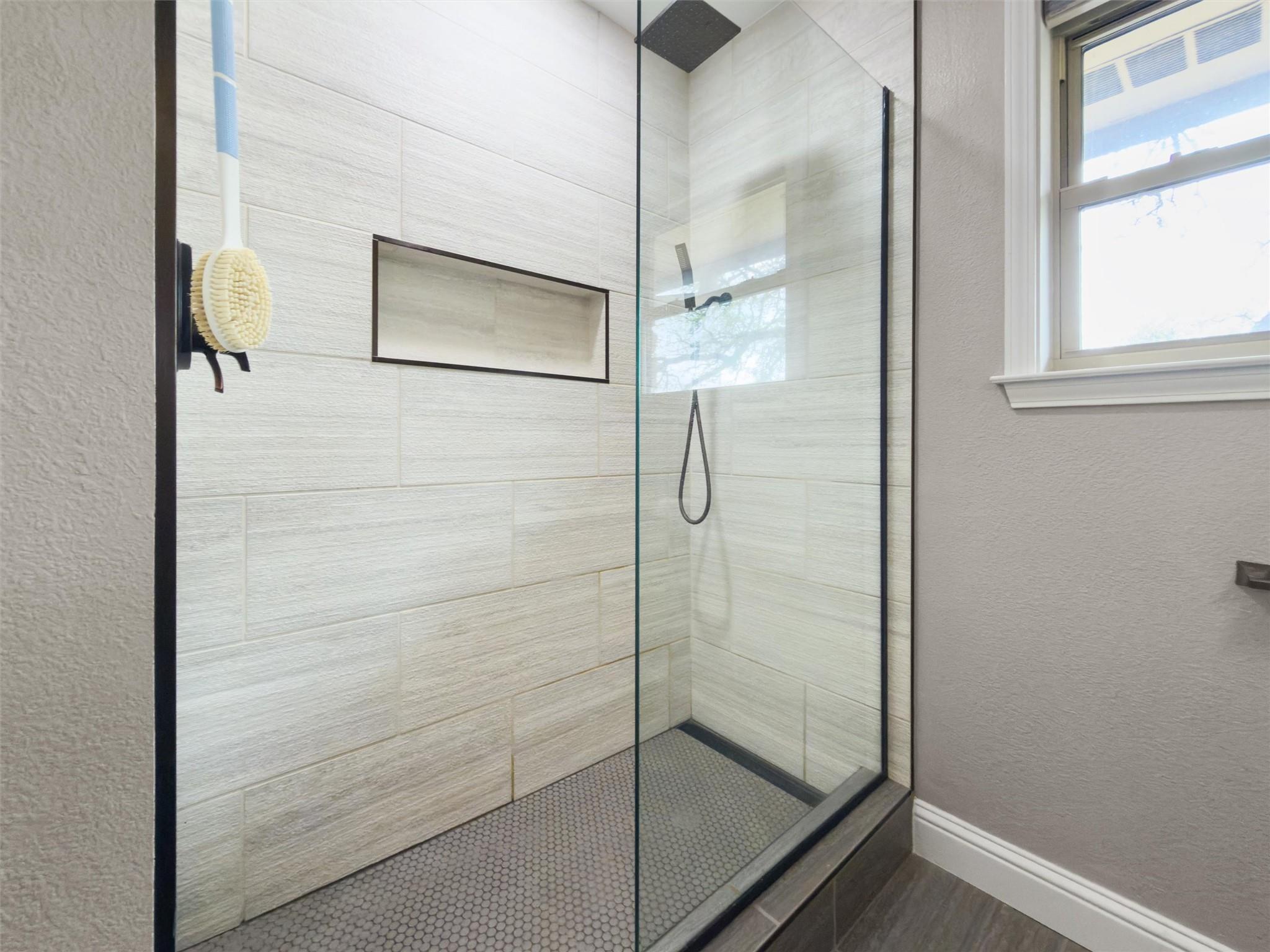 404 Skyline Rd, Georgetown, TX 78628