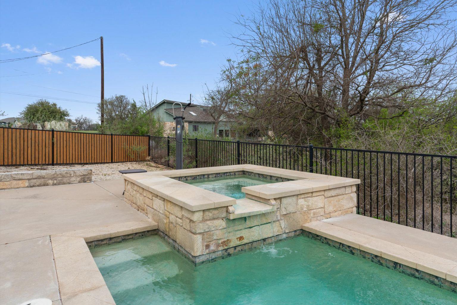 404 Skyline Rd, Georgetown, TX 78628