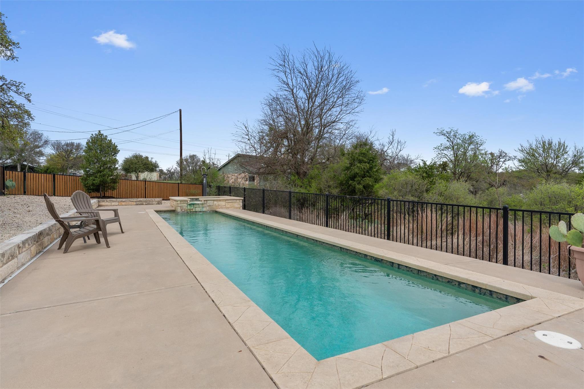 404 Skyline Rd, Georgetown, TX 78628