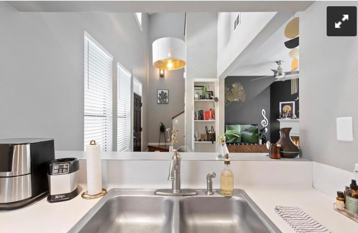 611 E 45th St # 25, Austin, TX 78751