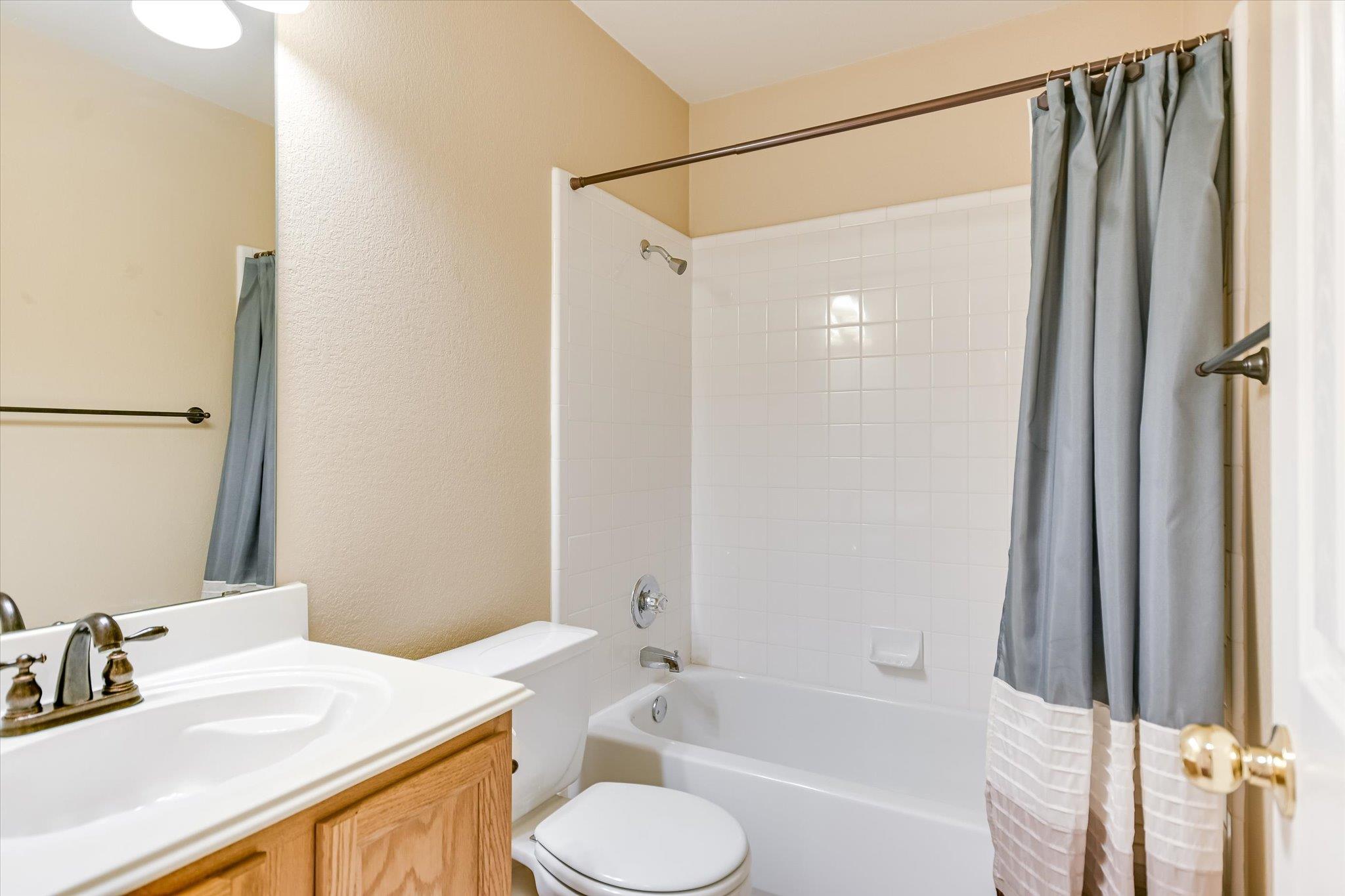 802 Sykes Ct, Pflugerville, TX 78660