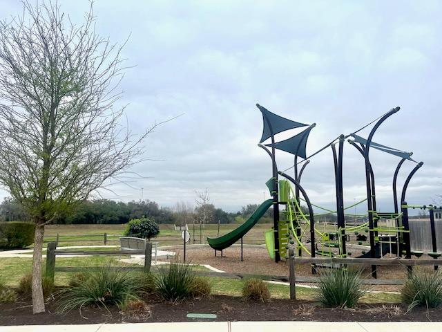 300 Kenai Dr, Kyle, TX 78640