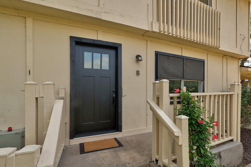 5211 Thunderbird St # B, Lago Vista, TX 78645