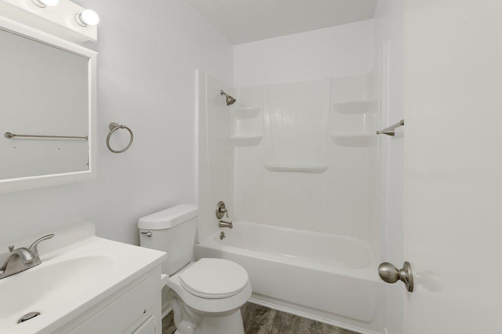 5211 Thunderbird St # B, Lago Vista, TX 78645