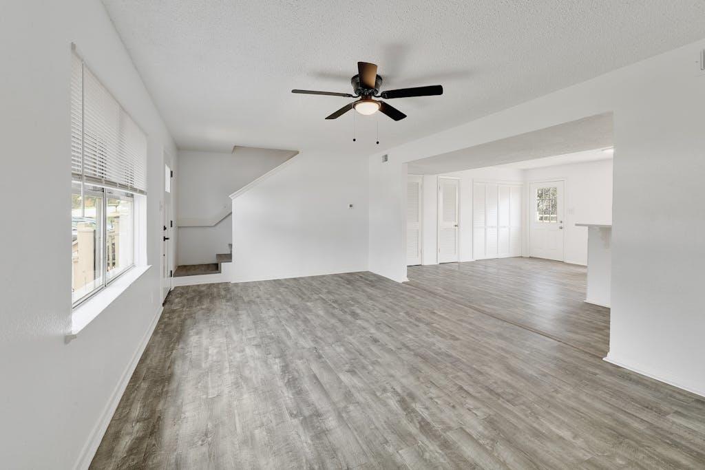 5211 Thunderbird St # B, Lago Vista, TX 78645