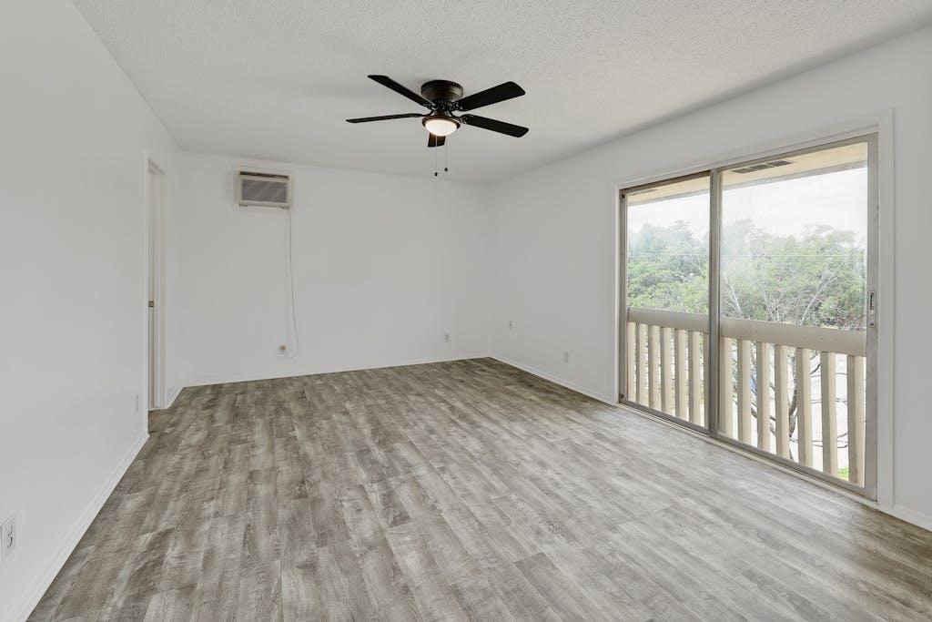 5211 Thunderbird St # B, Lago Vista, TX 78645