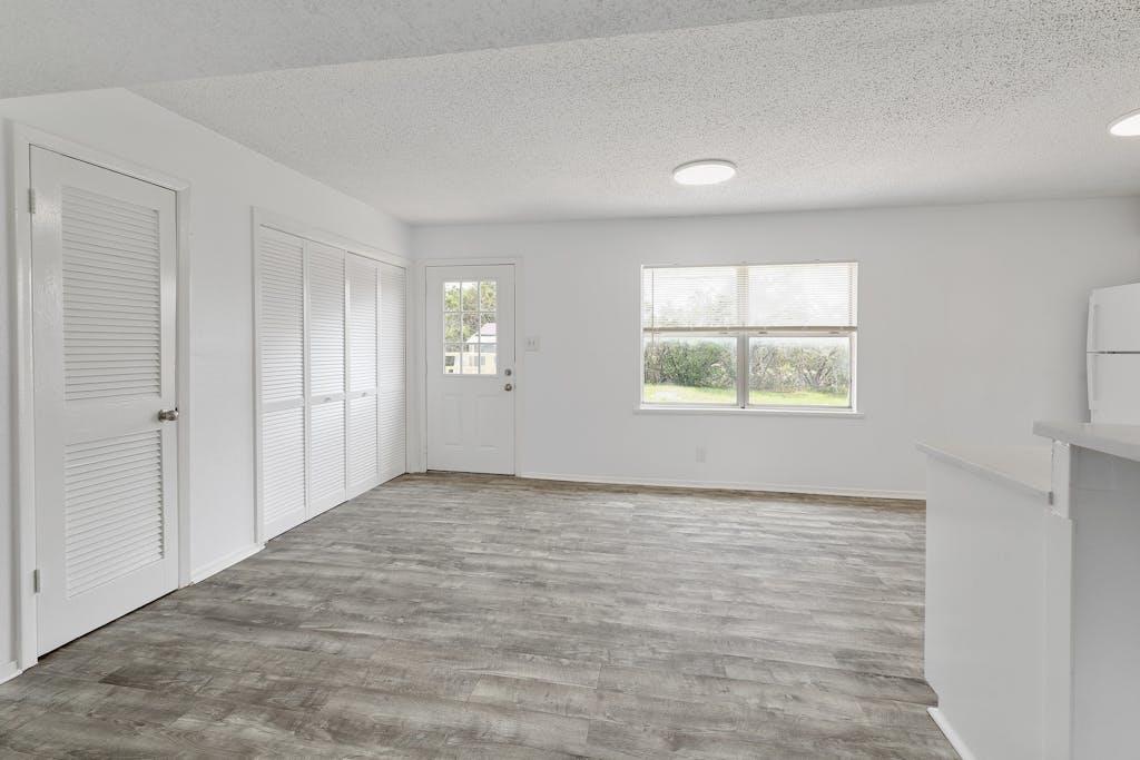 5211 Thunderbird St # B, Lago Vista, TX 78645