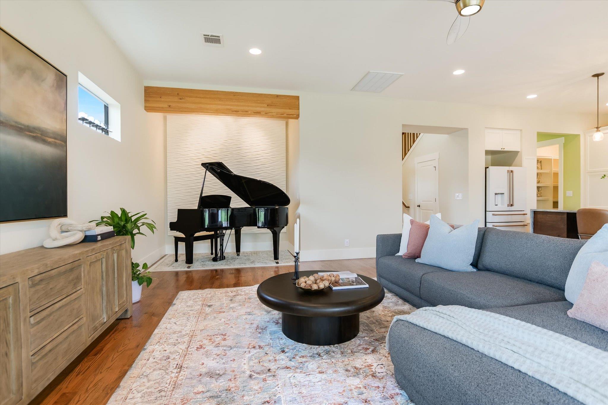 1210 Alguno Rd, Austin, TX 78757