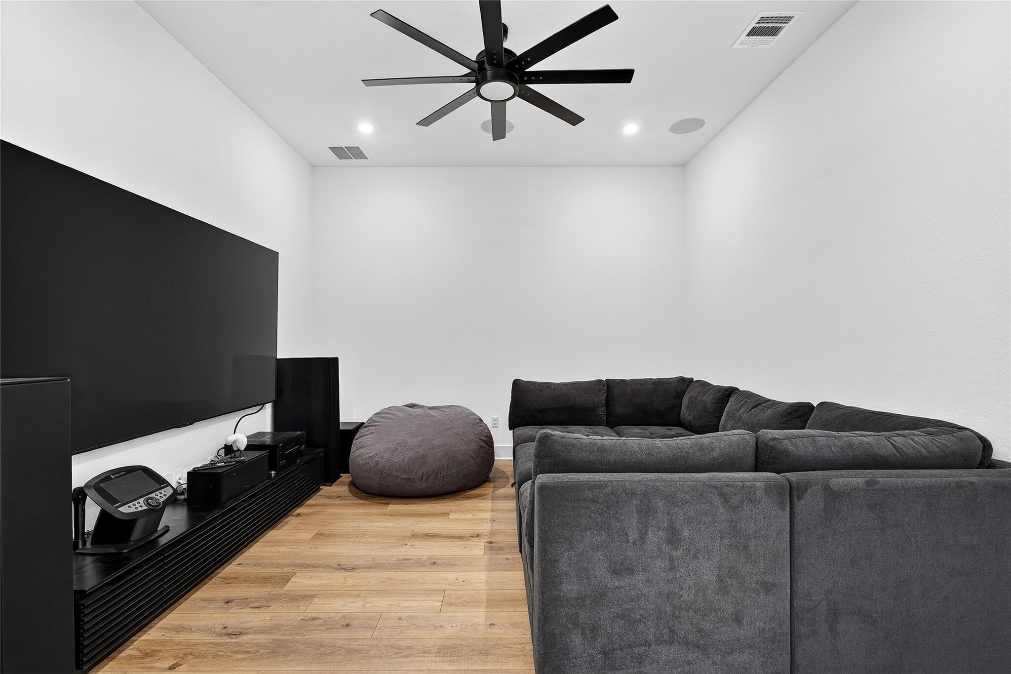 404 Prairie Clover Dr, Dripping Springs, TX 78620