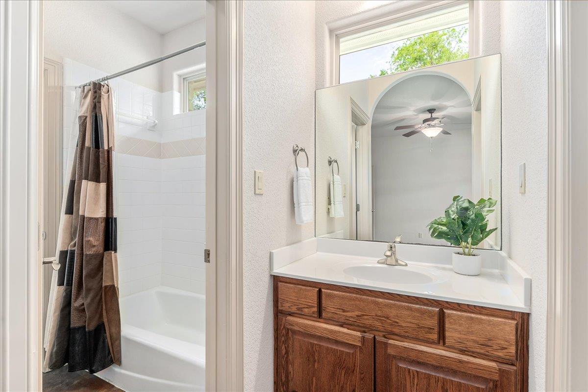 3006 HAWTHORNE Cv, Georgetown, TX 78628