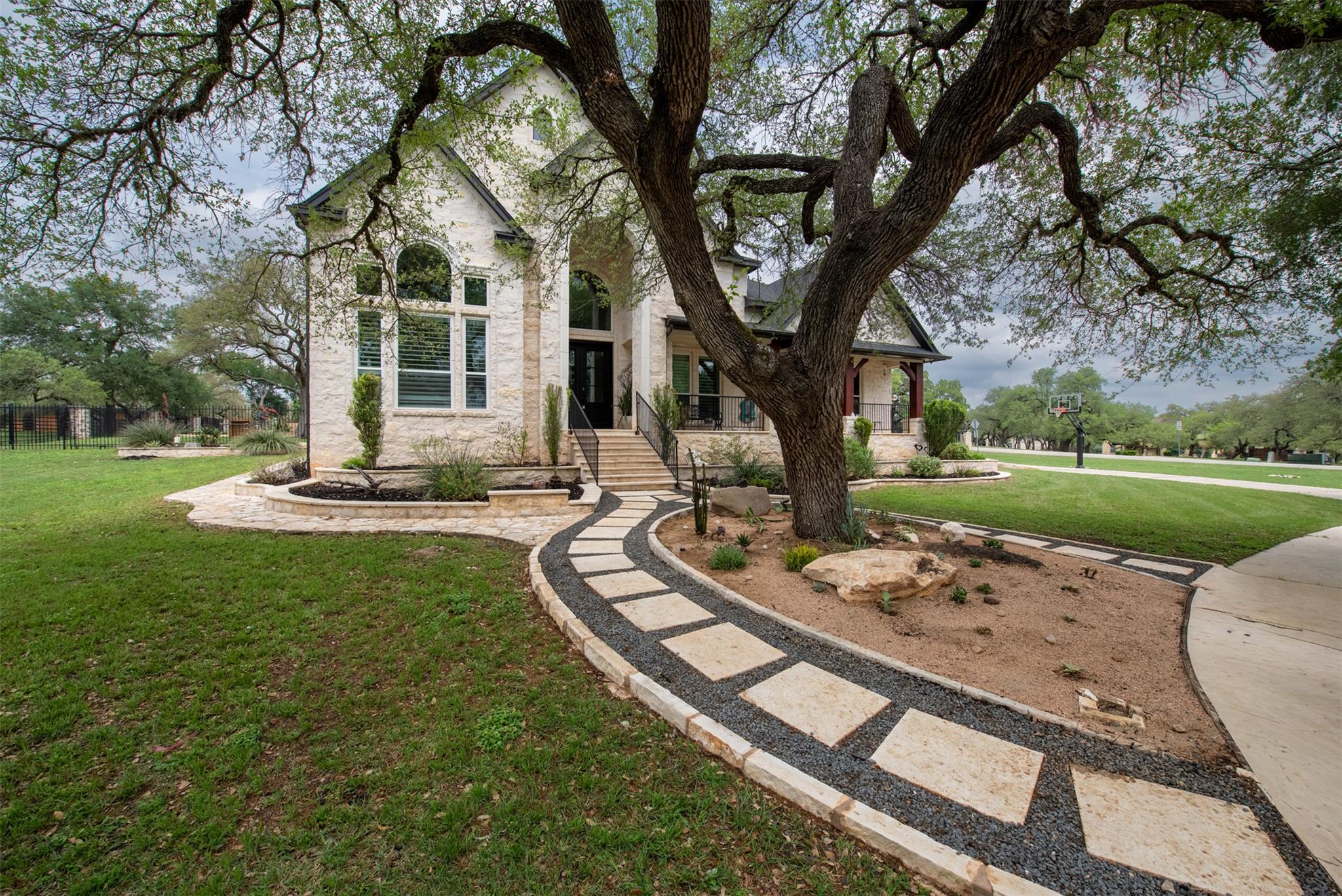 664 Ranchers Club Ln, Driftwood, TX 78619