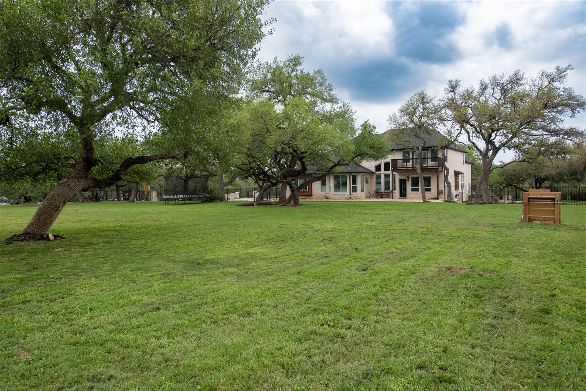 664 Ranchers Club Ln, Driftwood, TX 78619