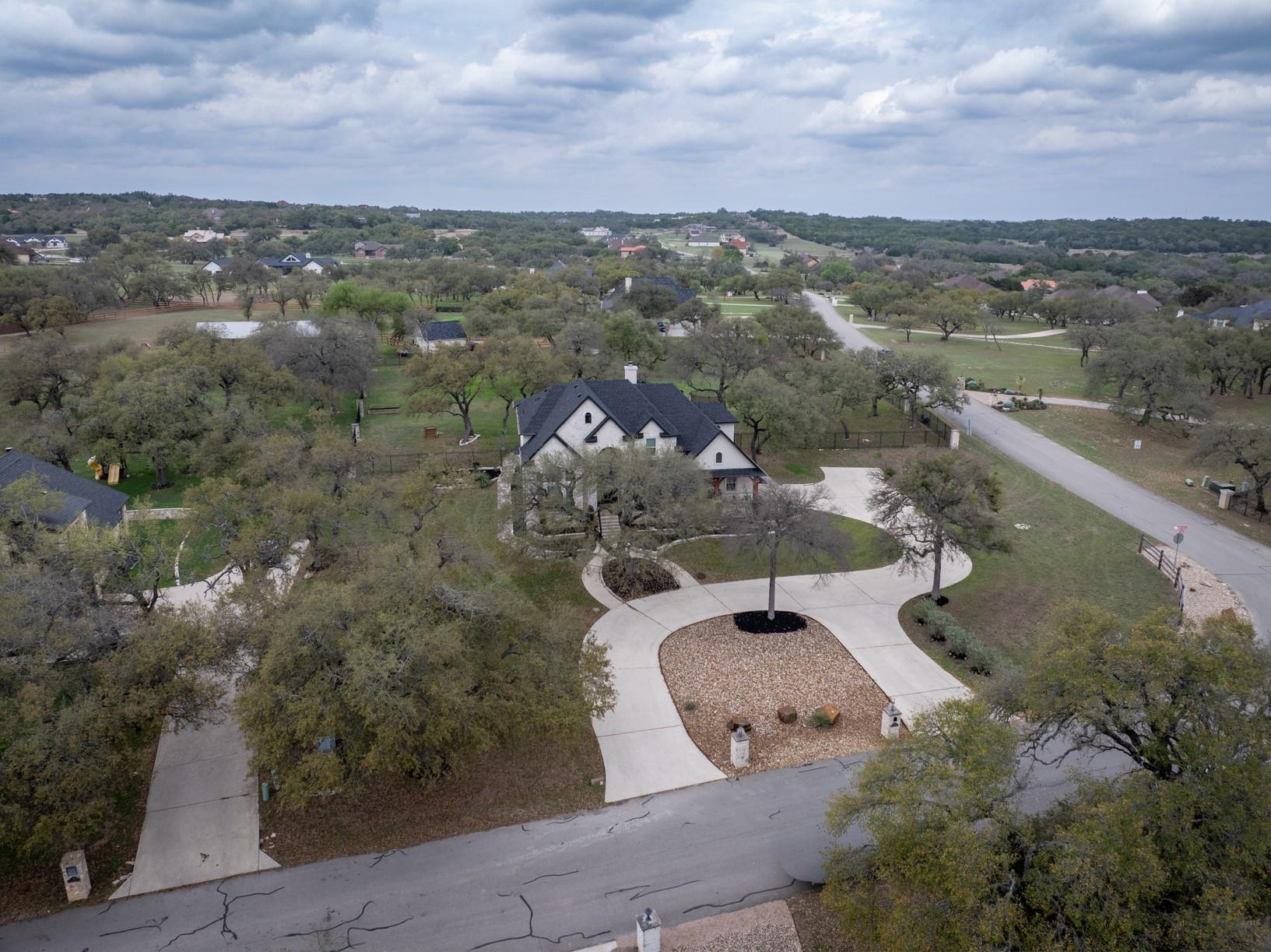 664 Ranchers Club Ln, Driftwood, TX 78619