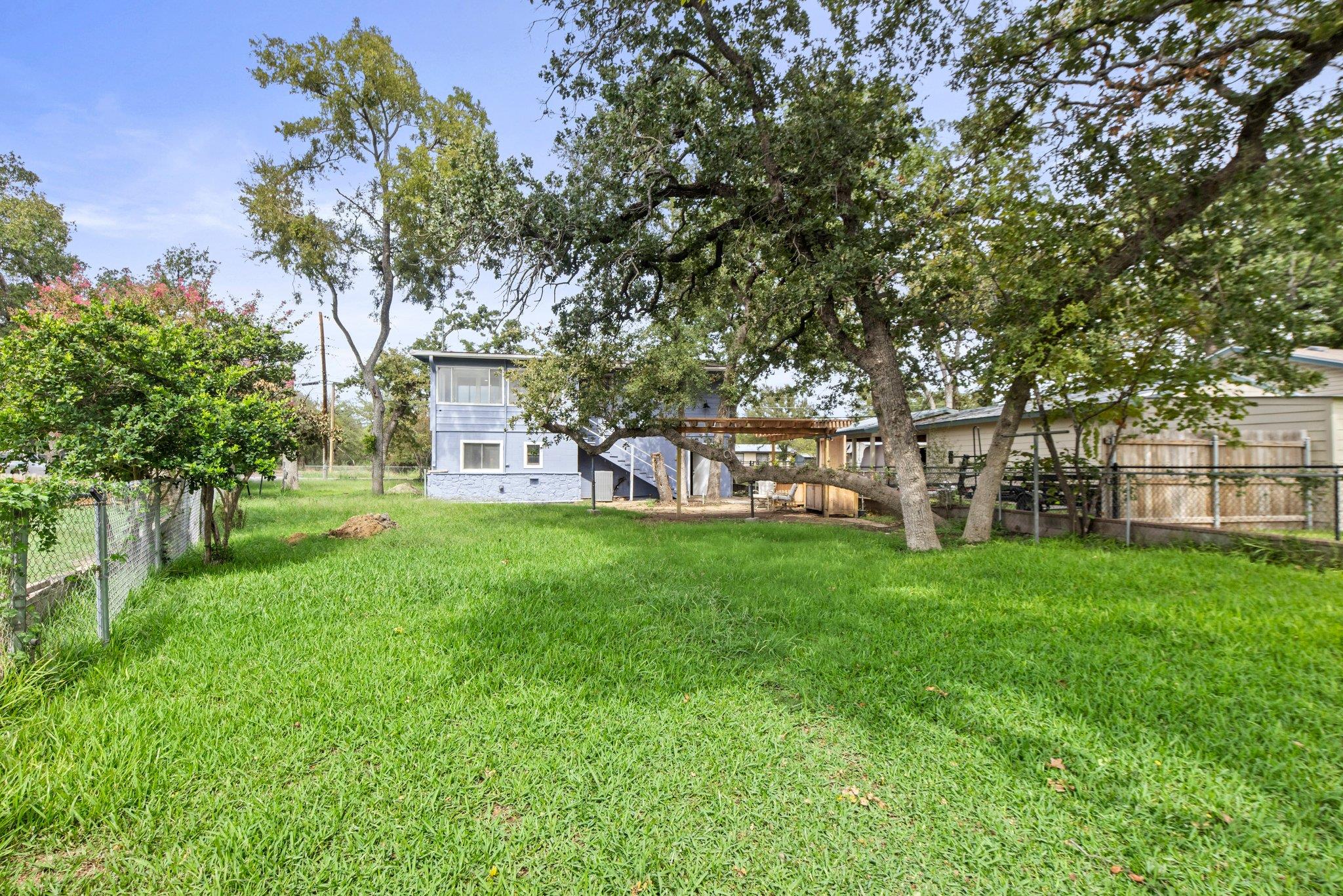 902 Sherwood Forest Dr, Granite Shoals, TX 78654