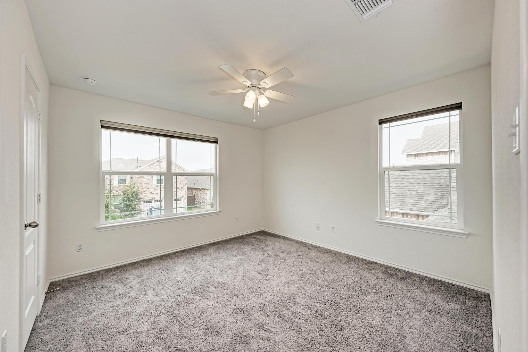 521 Lady Swiss Ln, Hutto, TX 78634