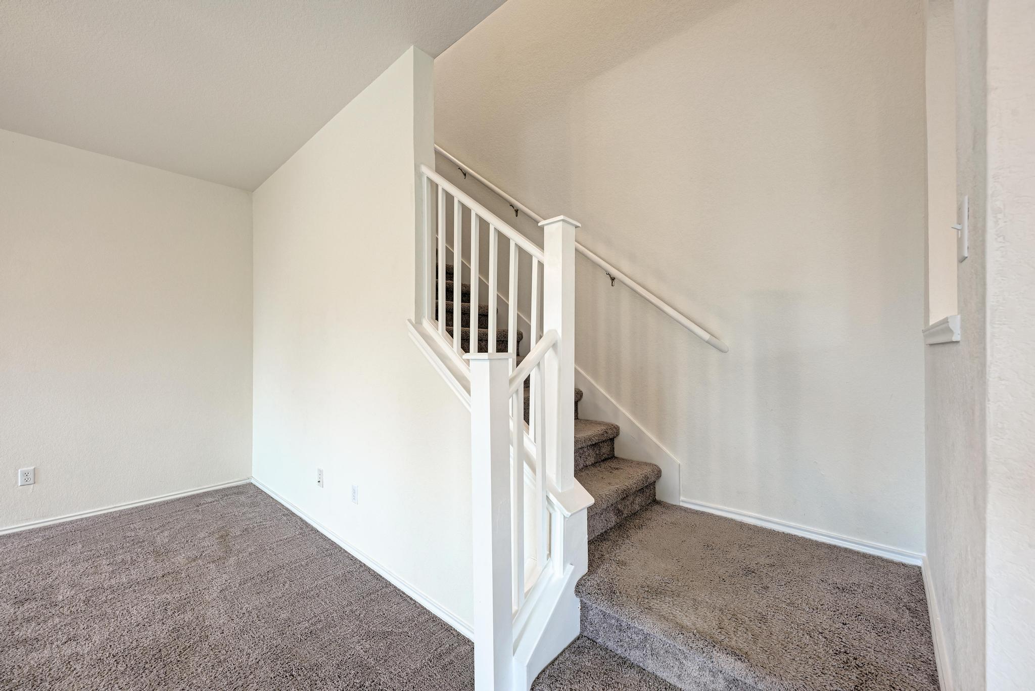 521 Lady Swiss Ln, Hutto, TX 78634