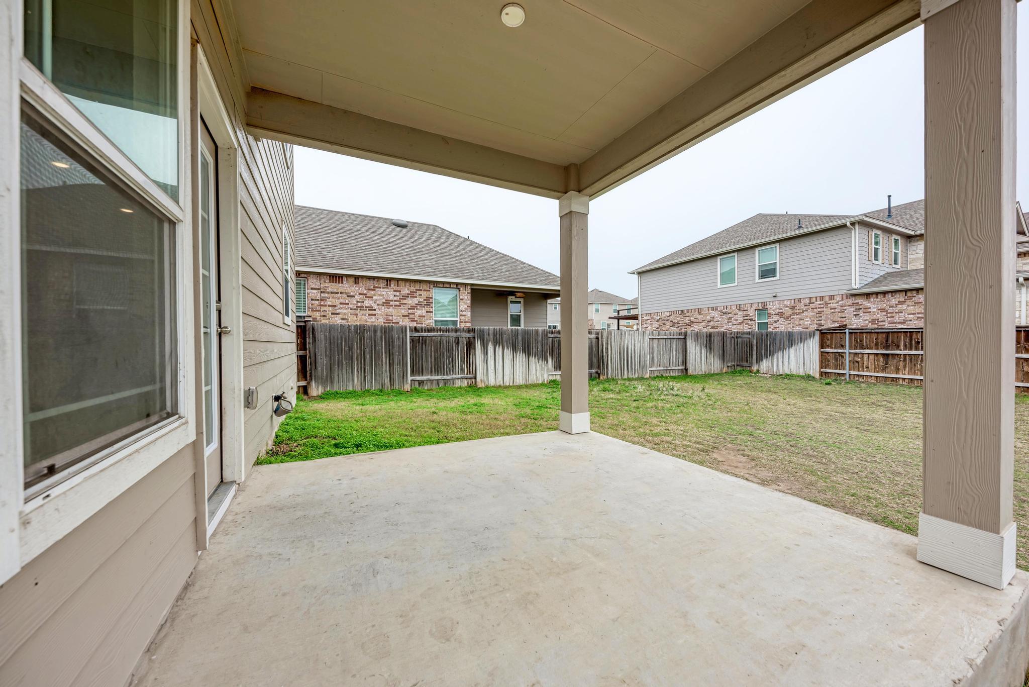 521 Lady Swiss Ln, Hutto, TX 78634