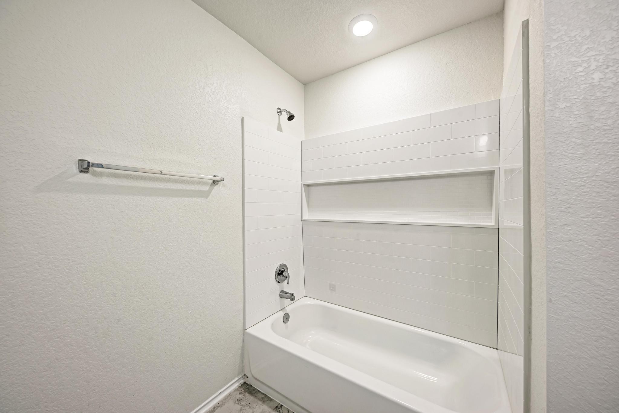 521 Lady Swiss Ln, Hutto, TX 78634