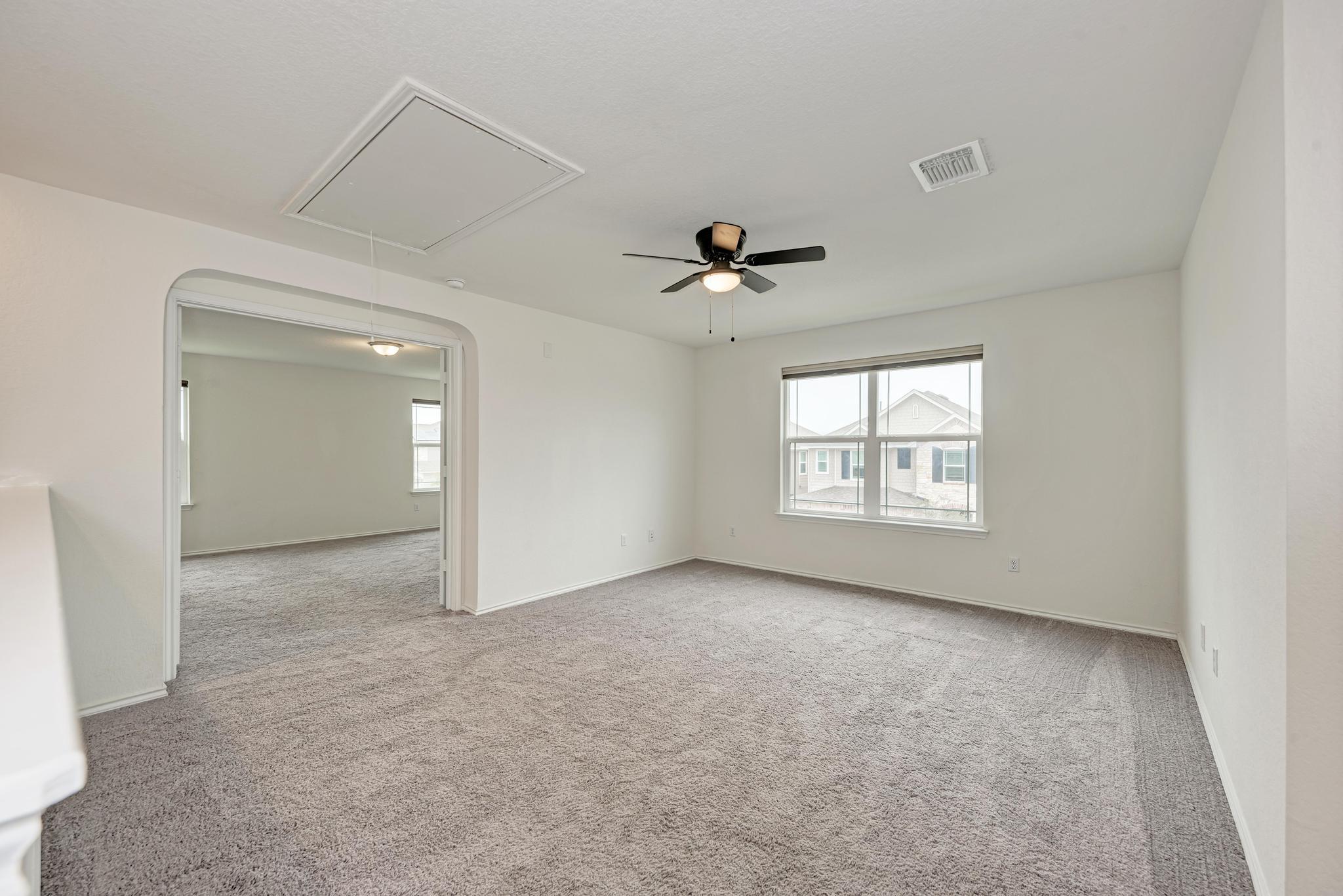 521 Lady Swiss Ln, Hutto, TX 78634