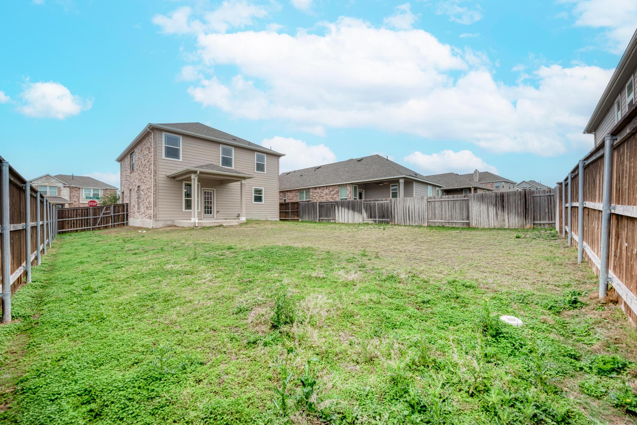 521 Lady Swiss Ln, Hutto, TX 78634