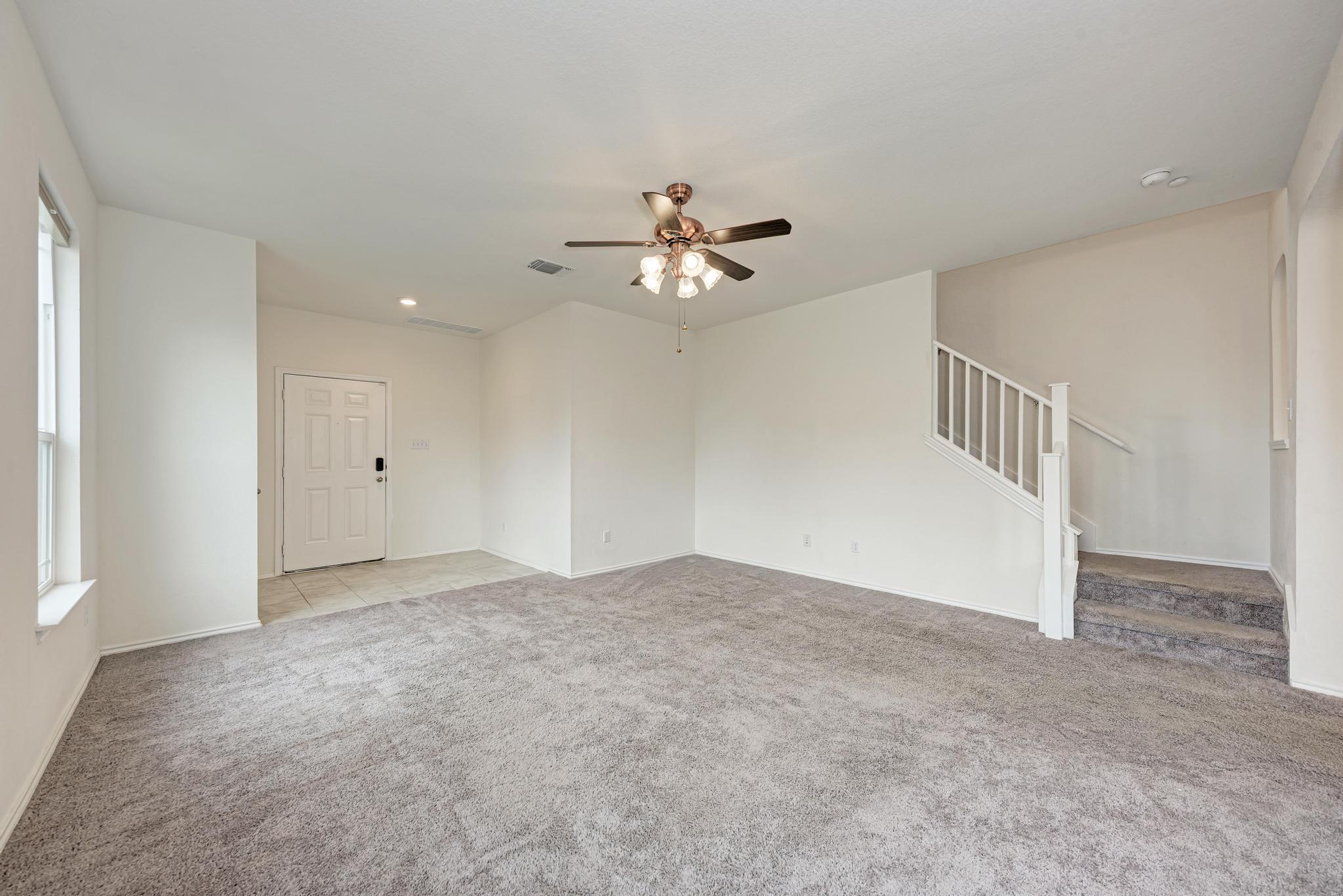 521 Lady Swiss Ln, Hutto, TX 78634