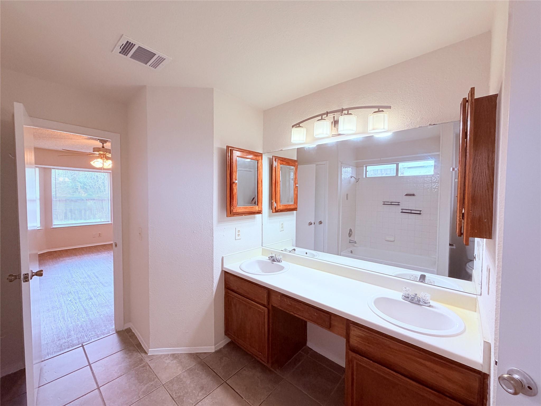 16924 Cactus Blossom Dr, Pflugerville, TX 78660