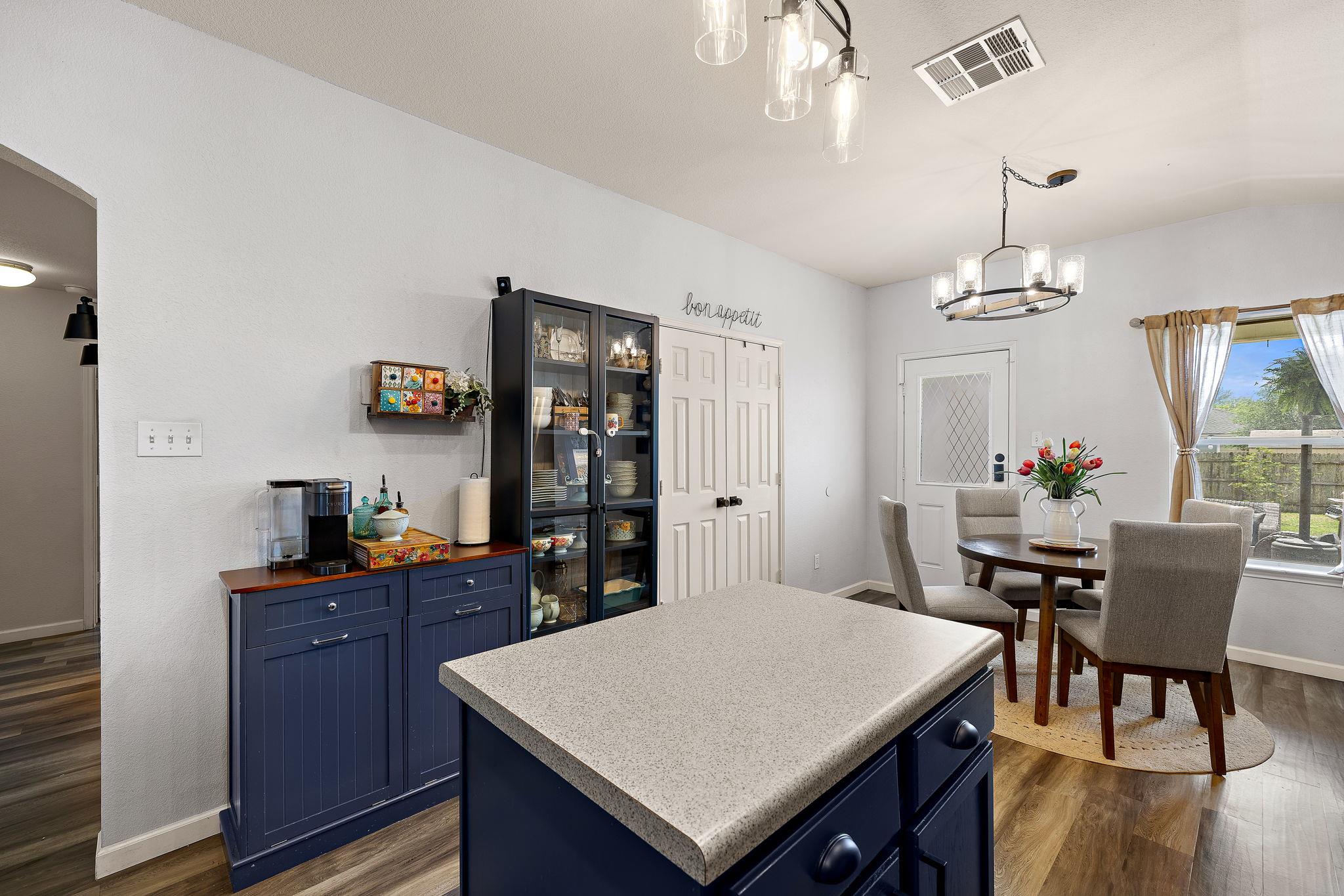 1065 Canada Wild Dr, Buda, TX 78610