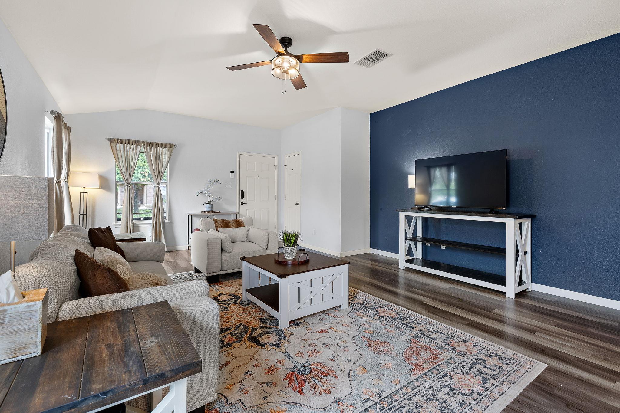 1065 Canada Wild Dr, Buda, TX 78610