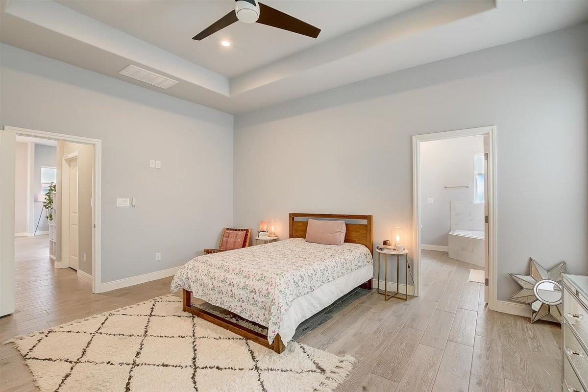 121 Naalehu Ct, Bastrop, TX 78602