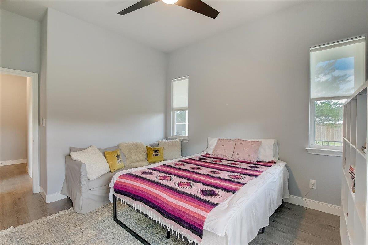 121 Naalehu Ct, Bastrop, TX 78602