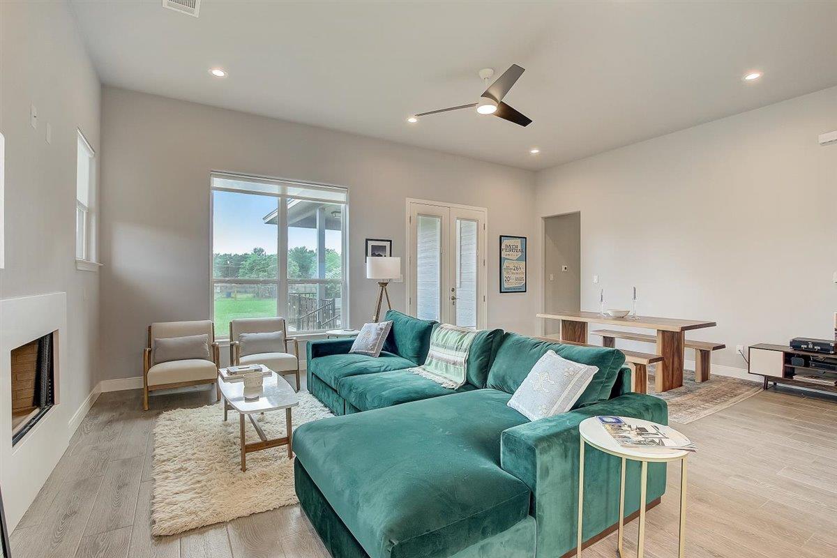 121 Naalehu Ct, Bastrop, TX 78602