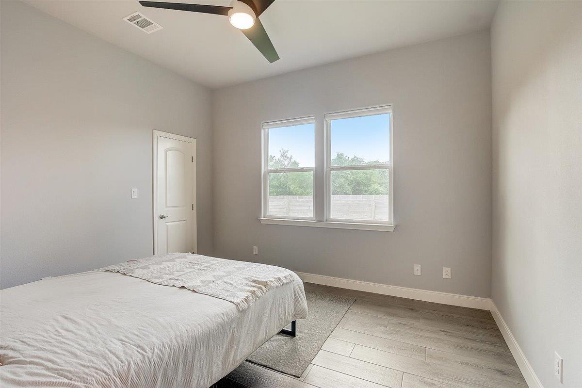 121 Naalehu Ct, Bastrop, TX 78602