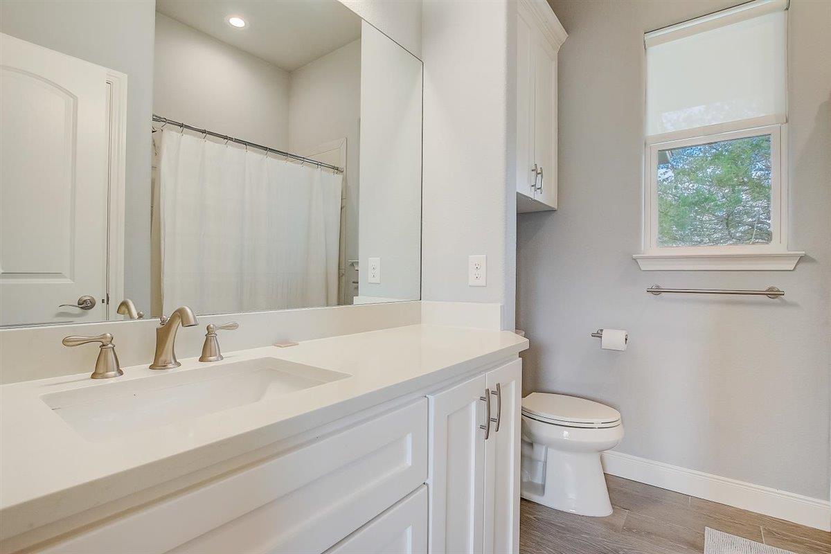 121 Naalehu Ct, Bastrop, TX 78602