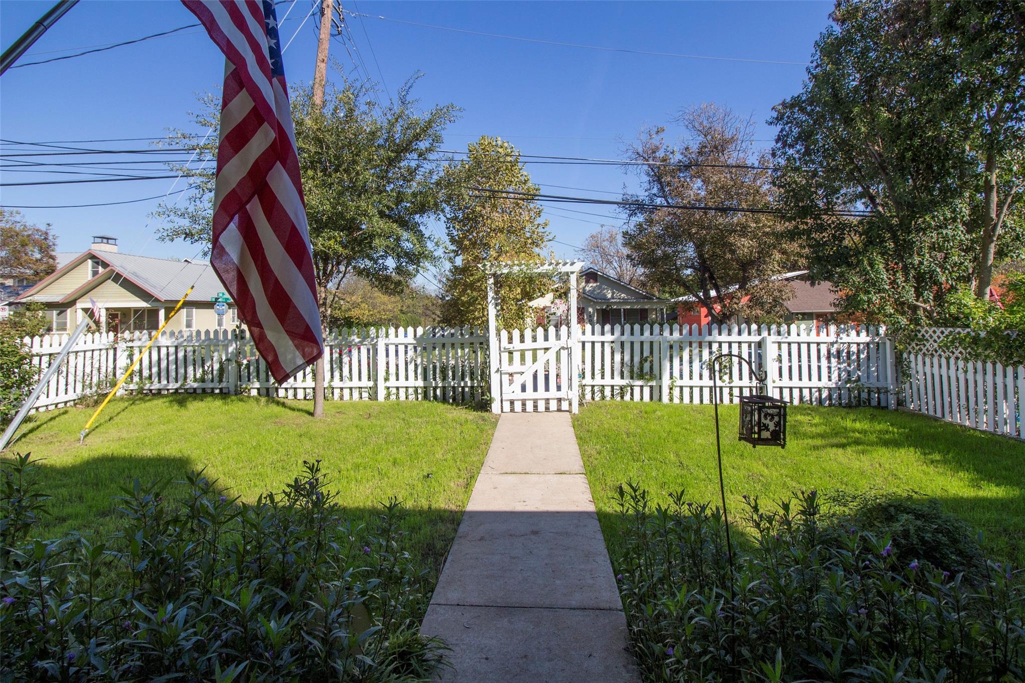 1509 Treadwell St, Austin, TX 78704