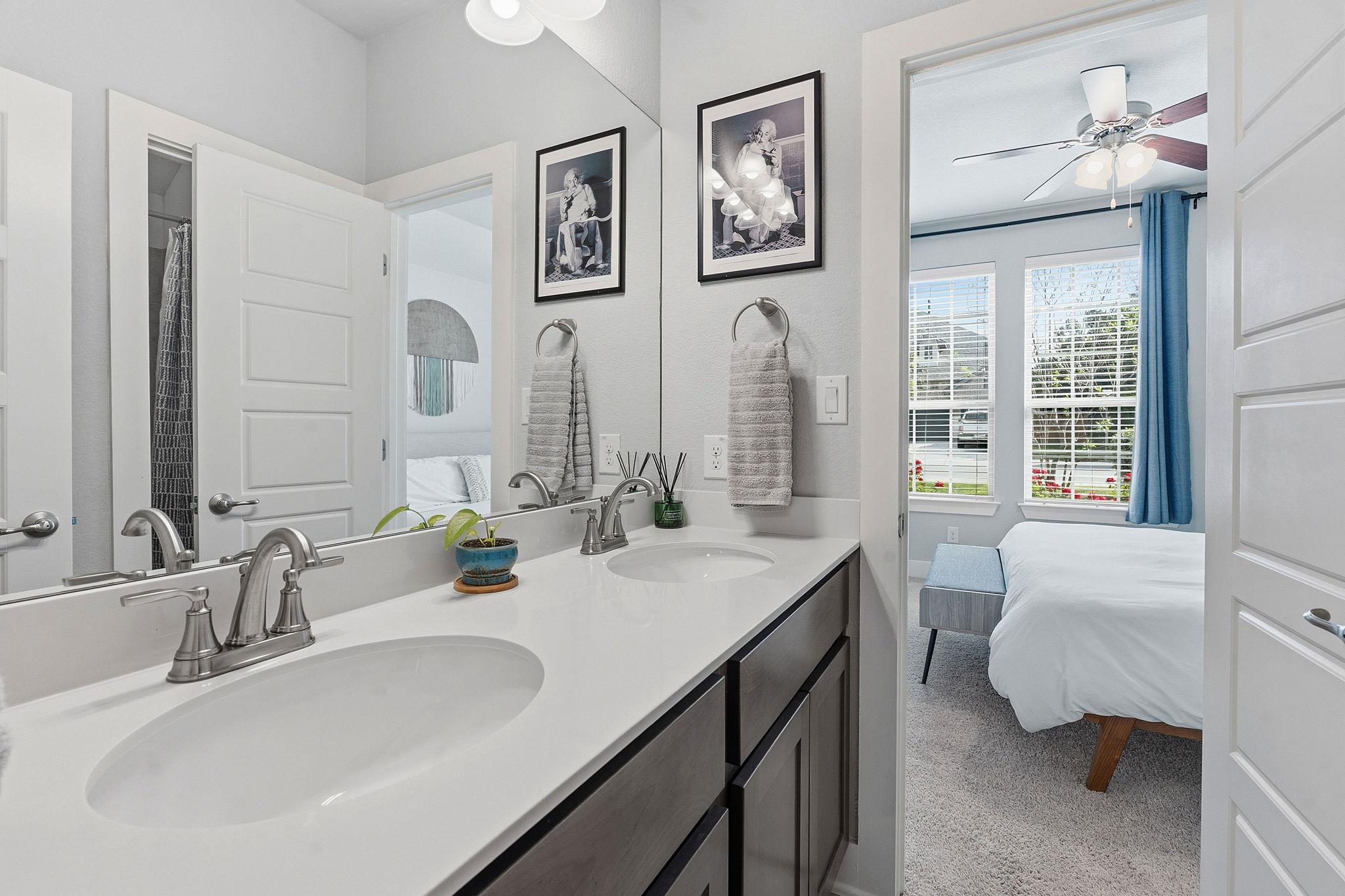 104 Red Granite Rd, Georgetown, TX 78633