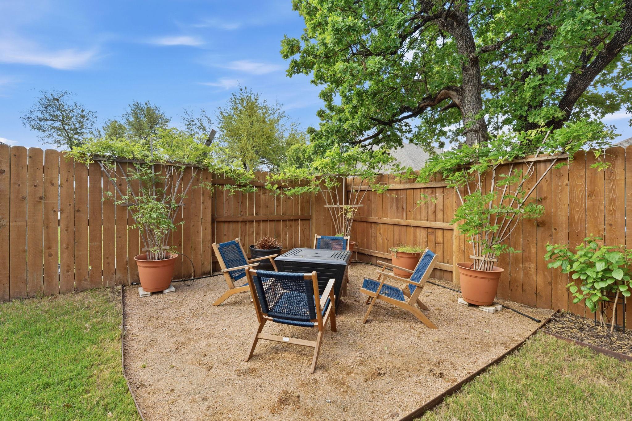 104 Red Granite Rd, Georgetown, TX 78633