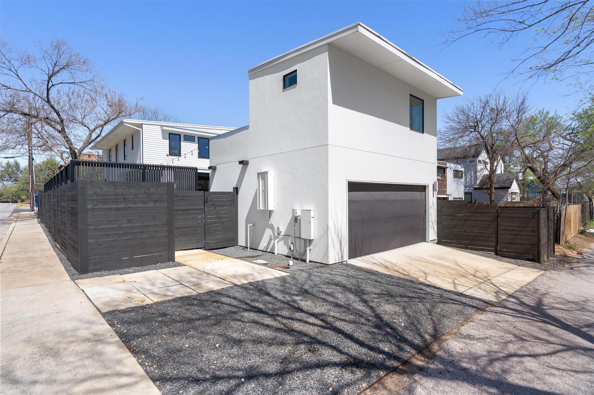 2401 E 11th St, Austin, TX 78702