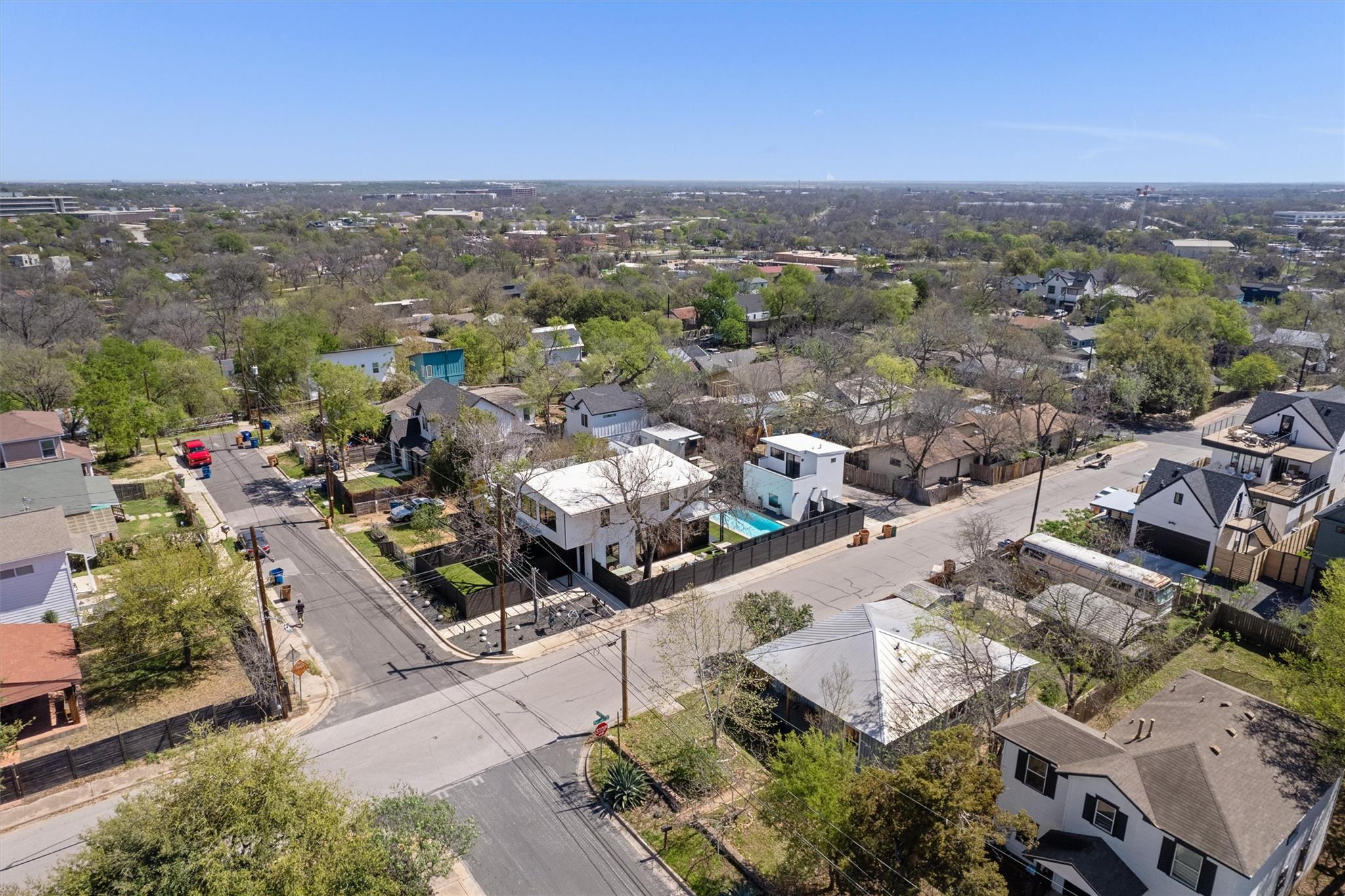 2401 E 11th St, Austin, TX 78702