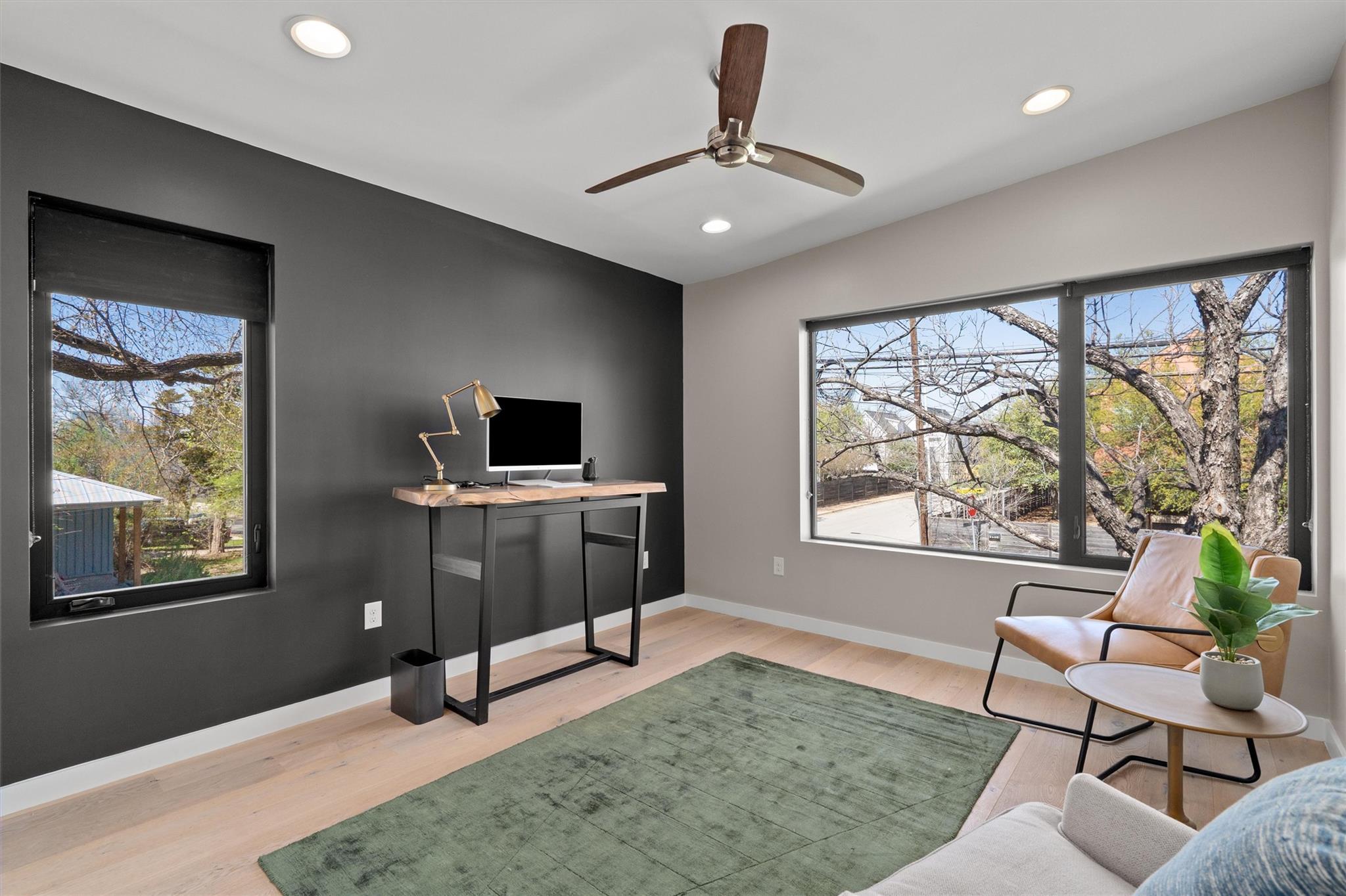 2401 E 11th St, Austin, TX 78702