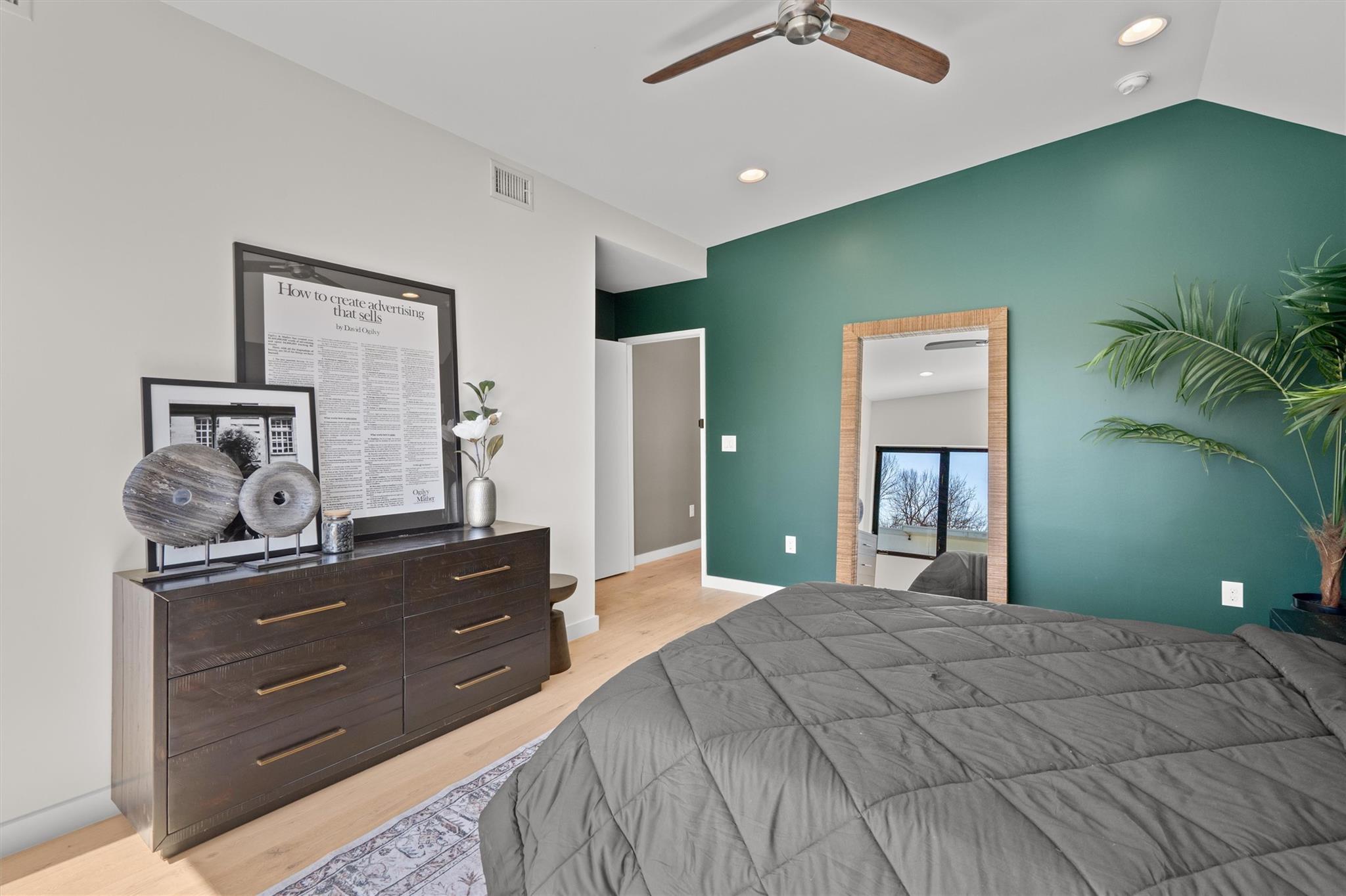 2401 E 11th St, Austin, TX 78702