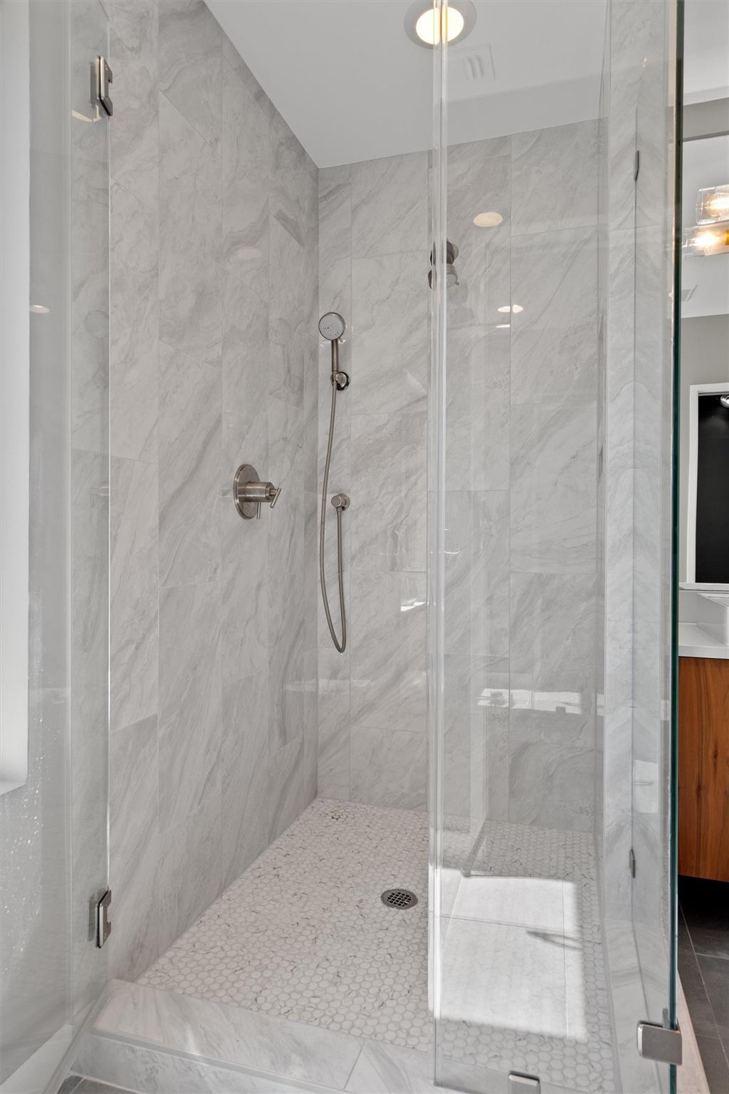 2401 E 11th St, Austin, TX 78702