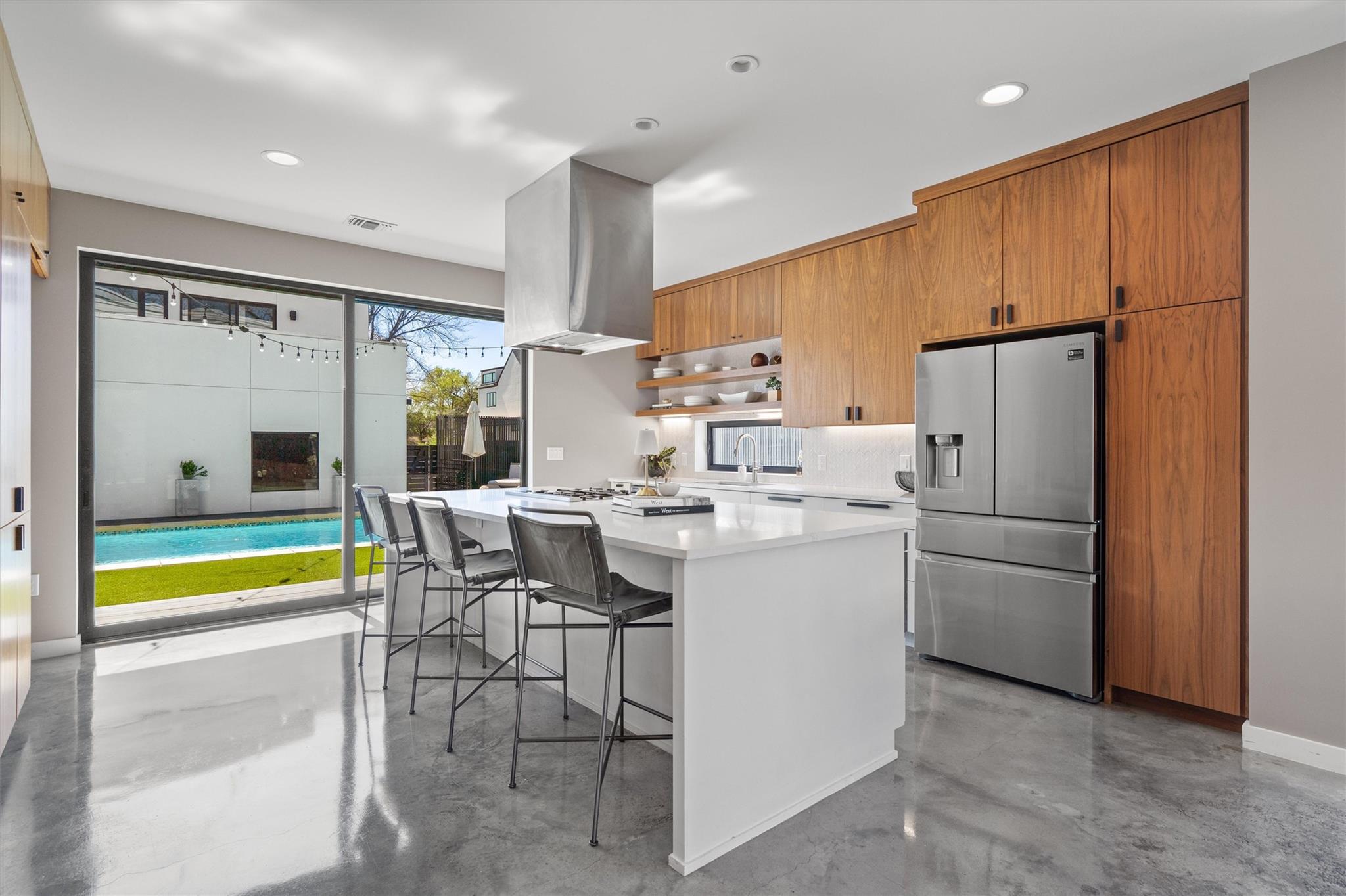 2401 E 11th St, Austin, TX 78702